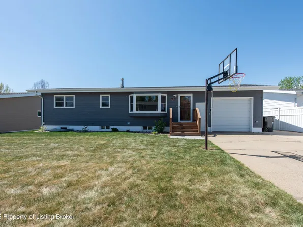 744 Custer St, Dickinson, ND 58601