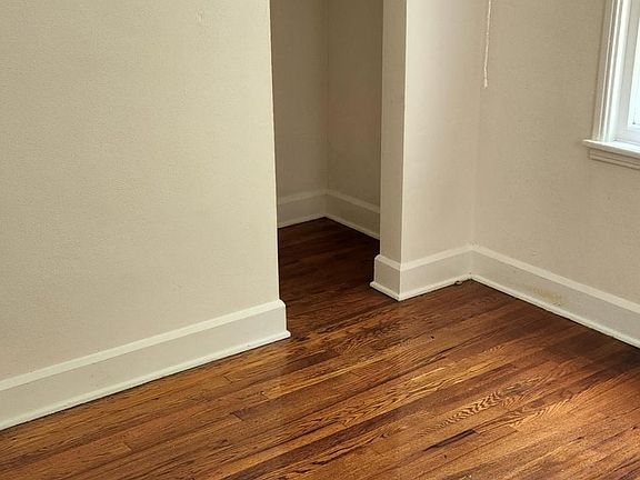 5th image of 2919 Dartmouth Ave N
