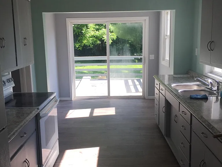 410 E Vasa Ave — Photo 2