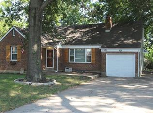 2423 W 75th Pl, Prairie Village, KS 66208