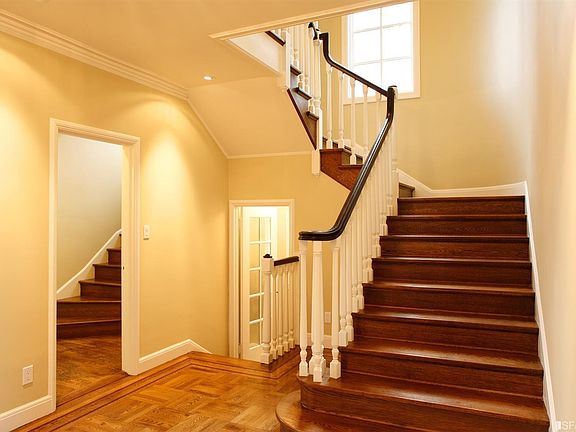3rd image of 2875 Pacific Ave