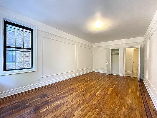 2nd image of 255 E 18th St APT 2A
