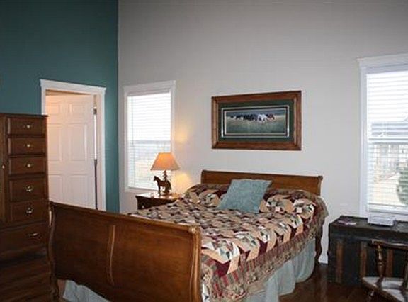 3rd image of 1245B Gamage Ln