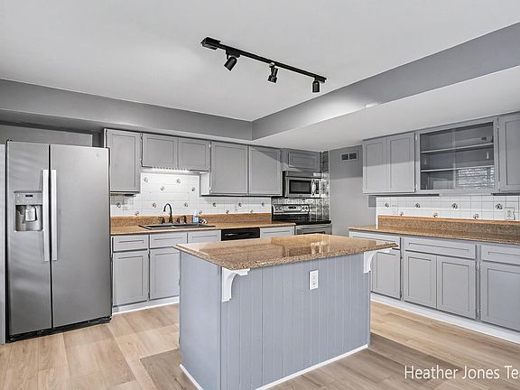 4th image of 3791 S Holland Rd
