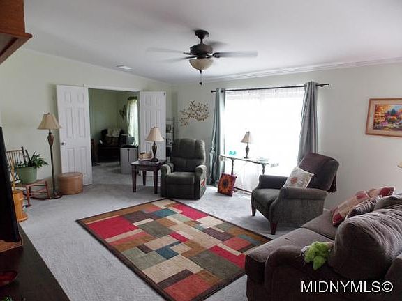 5th image of 126 Royal Meadows Dr