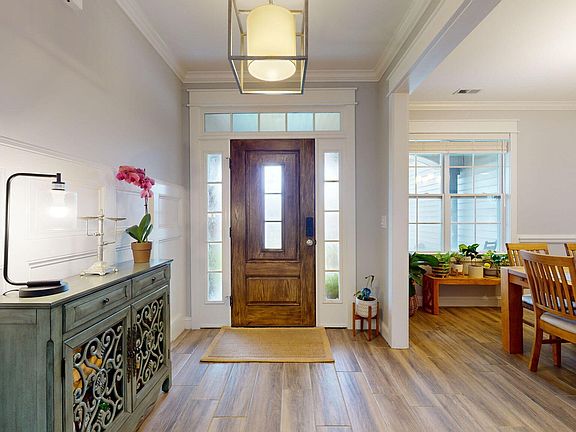 2nd image of 605 Southbridge Court