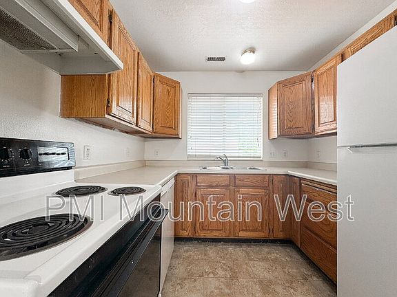 5th image of 49 S 200th St W APT A8