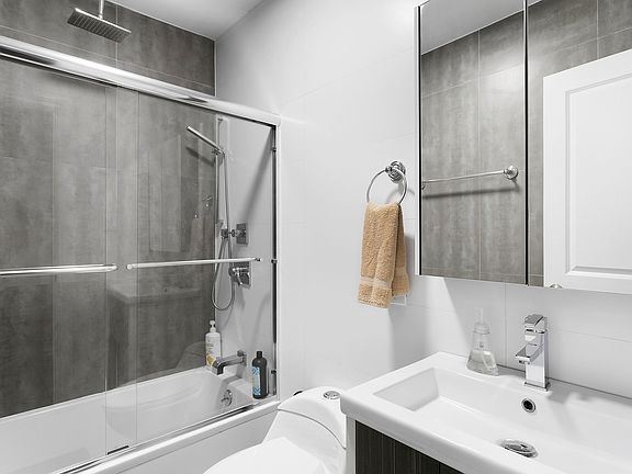 4th image of 110 Malcolm X Blvd #1