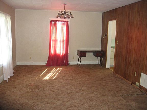 3rd image of 301 3rd Ave N