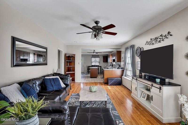 4th image of 1009 N Westcott Road