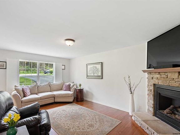 4th image of 47 Rolling Brook Dr #B