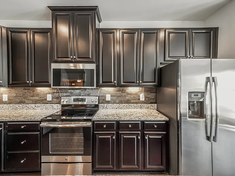 10711 Hinton Way — Photo 24