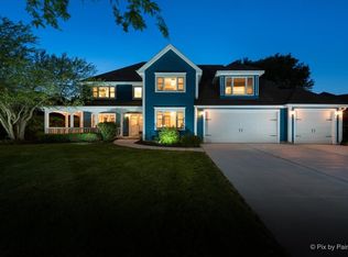952 Wedgewood Dr, Crystal Lake, IL 60014
