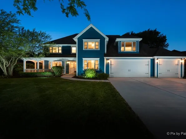 952 Wedgewood Dr, Crystal Lake, IL 60014