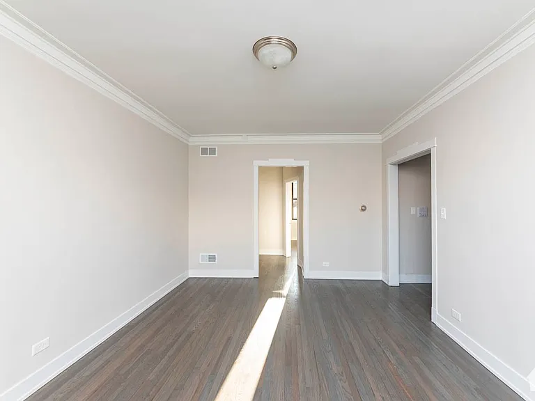 2640 N Milwaukee Ave #3 — Photo 5