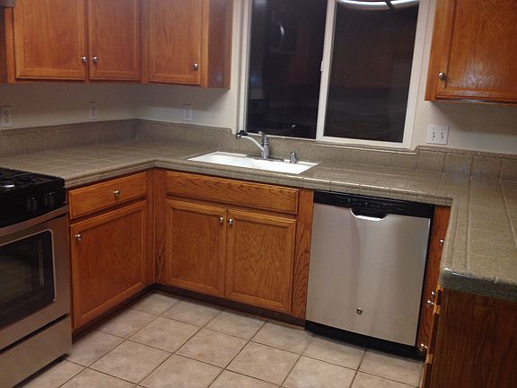 5th image of 3225 Fresno Ave