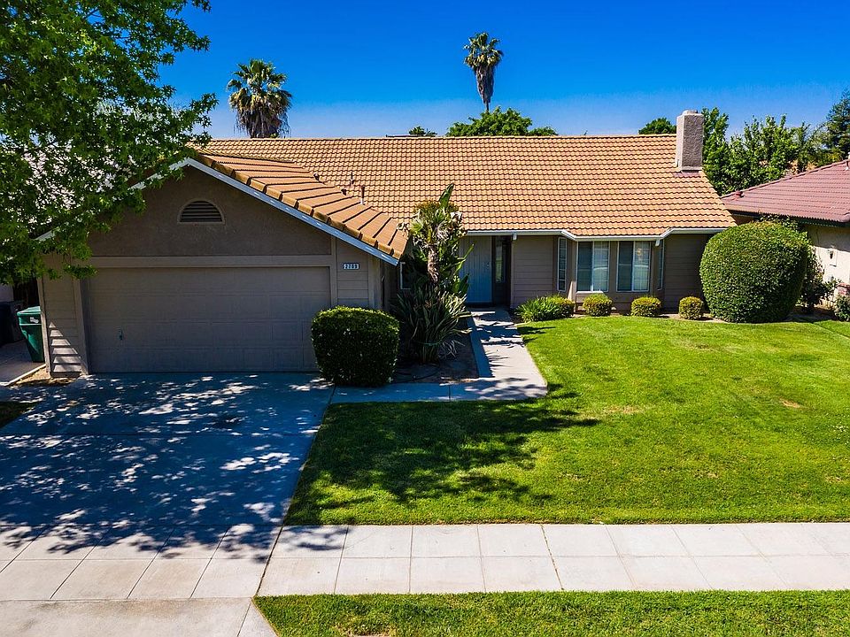 1st image of 2709 Driftwood Dr