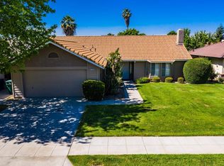 2709 Driftwood Dr, Madera, CA 93637