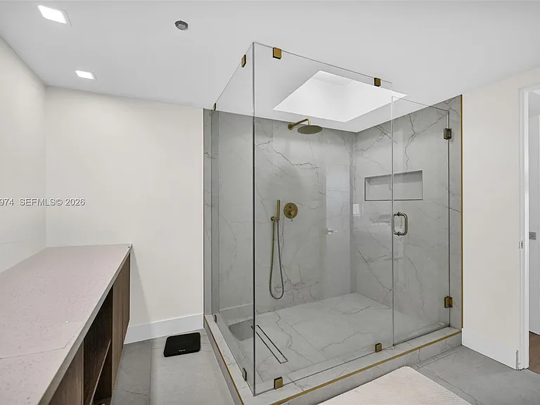 19707 Turnberry Way #17A — Photo 38