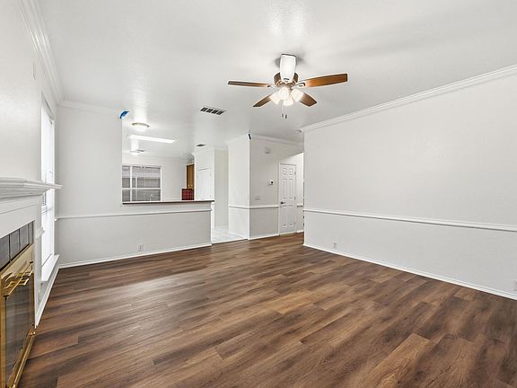 4th image of 2216 Oak Park Dr