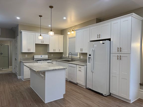 4th image of 2146 C St