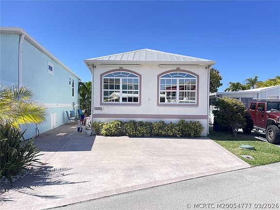 2nd image of 1352 Nettles Blvd