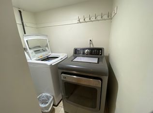 343 Rochester St #B, Costa Mesa, CA 92627