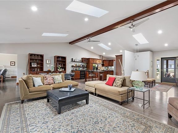 3rd image of 8413 Wickham Blvd