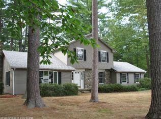 9 Russell Dr, Springvale, ME 04083