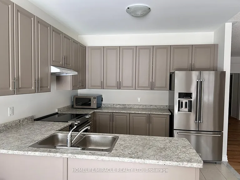 239 Palace St — Photo 3