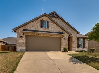 807 Woodcrest Dr, Ennis, TX 75119
