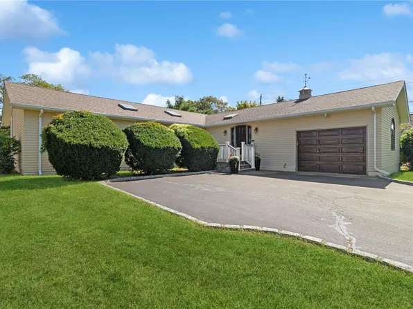 209 S Ocean Avenue, Bayport, NY 11705