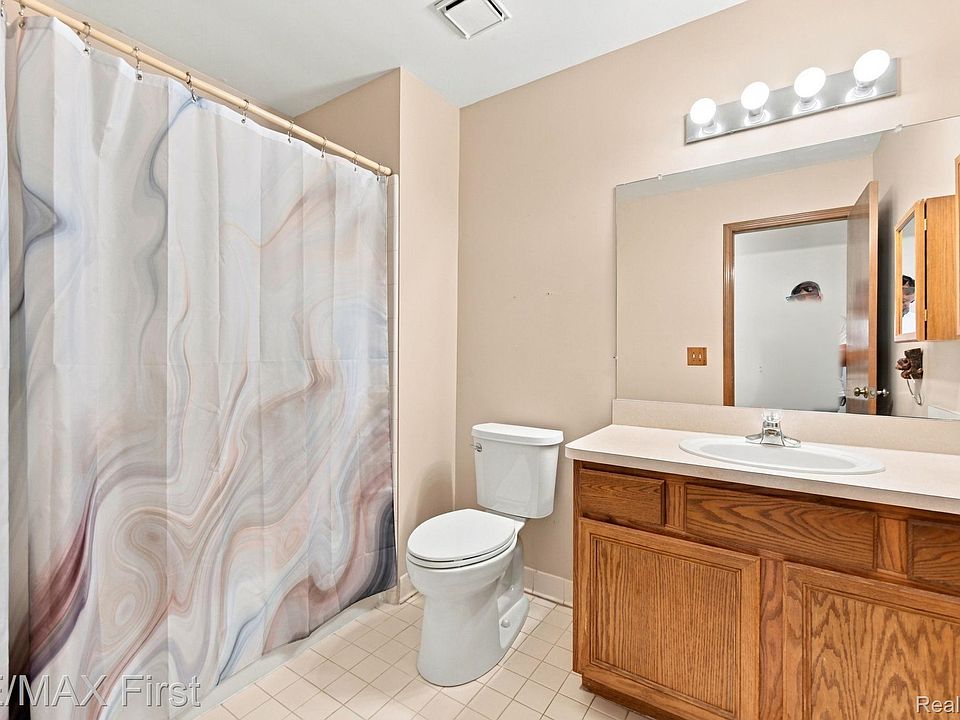 52669 Creekside Dr, photo 26