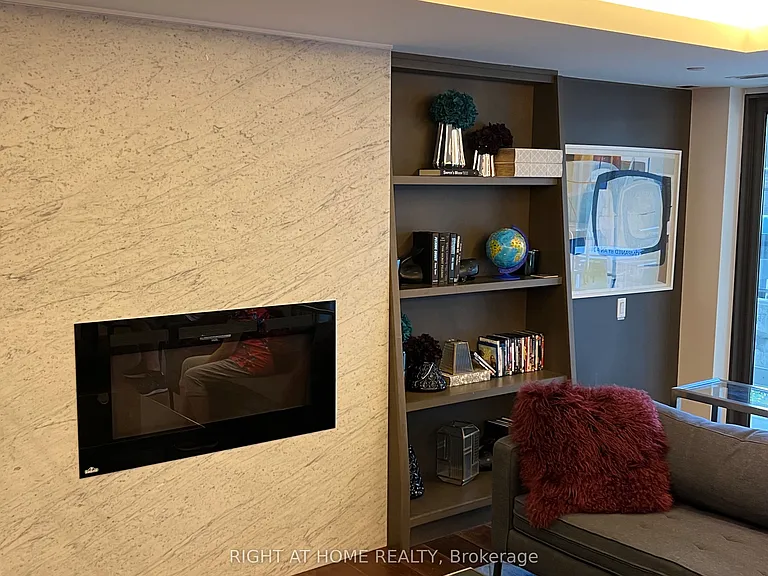 411 Mackay St #601 — Photo 25