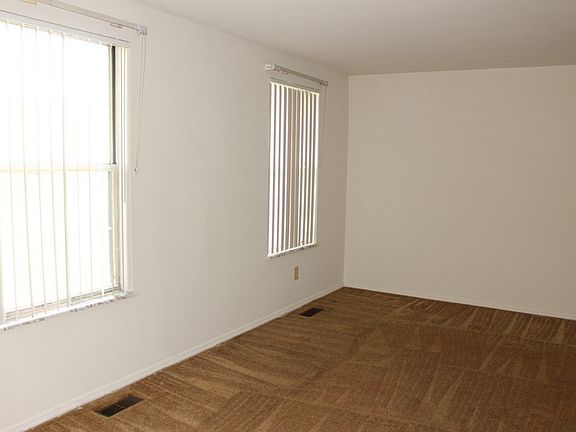 3rd image of 8231 Mount Carmel St