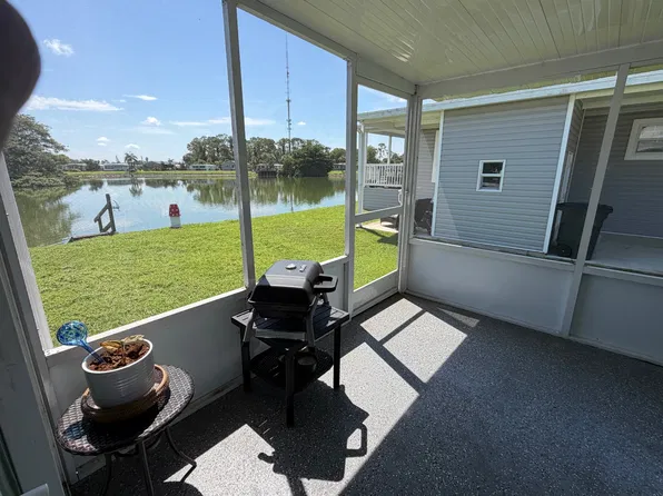 1A Parrot Pl, North Fort Myers, FL 33917