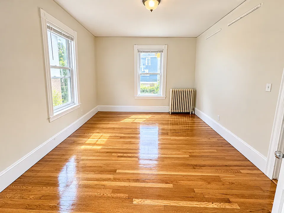 38 Waumbeck St #2