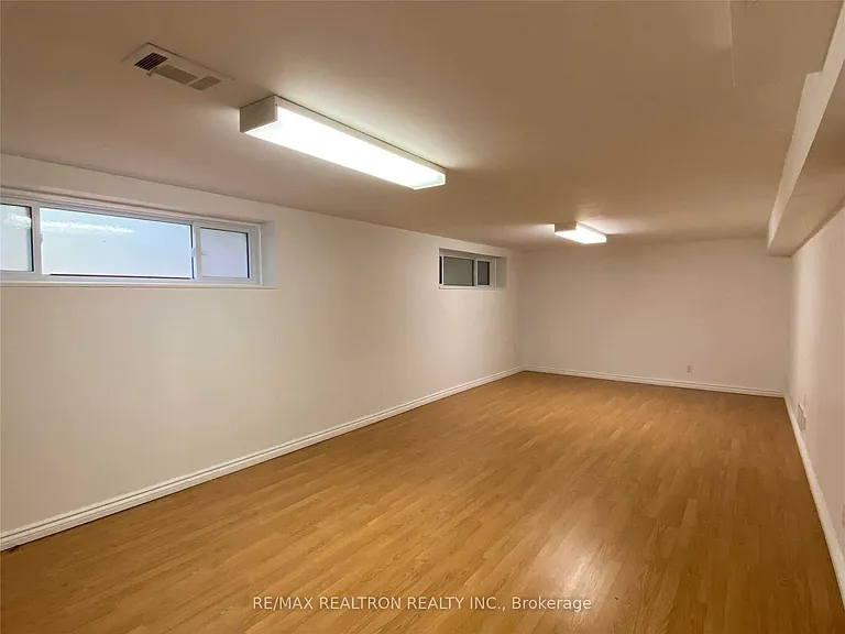 38 Bayberry Cres — Photo 22
