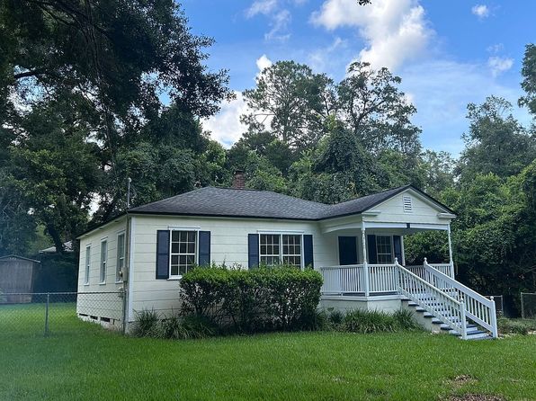 702 Collins Dr