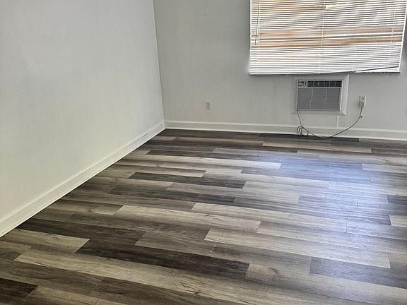 4th image of 9760 Arv Ellen Dr #7