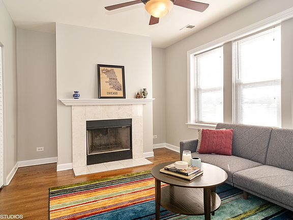 4th image of 3216 W Berteau Ave #2