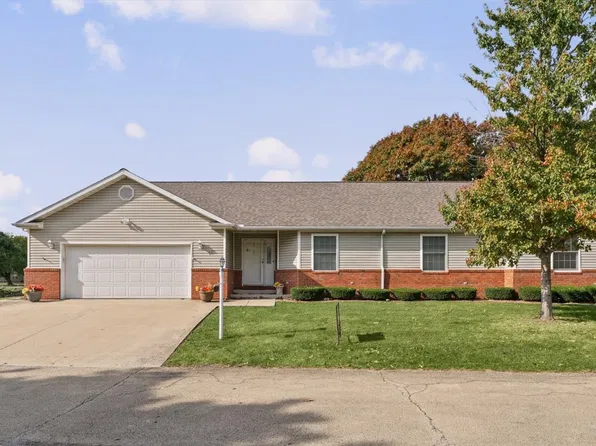 435 Twin Lakes Dr #435, Rantoul, IL 61866
