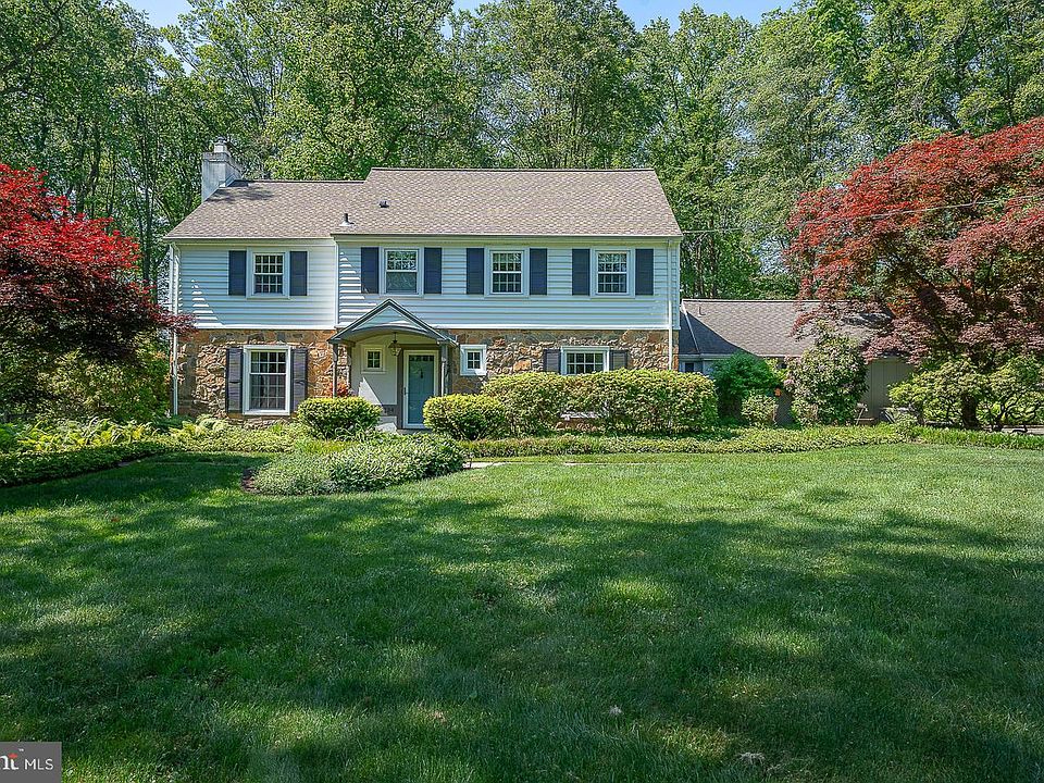 1st image of 734 Woodcrest Rd