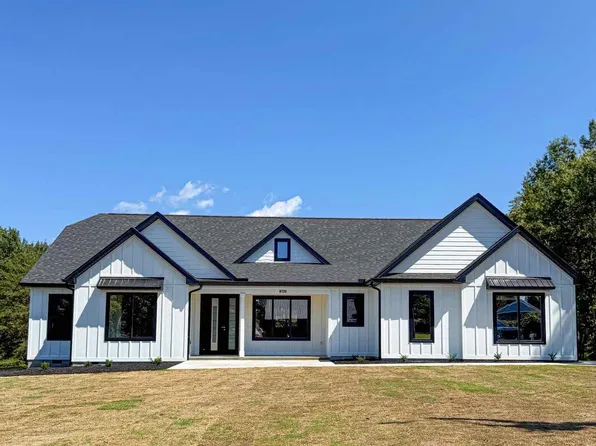 8720 New Cut Rd, Campobello, SC 29322