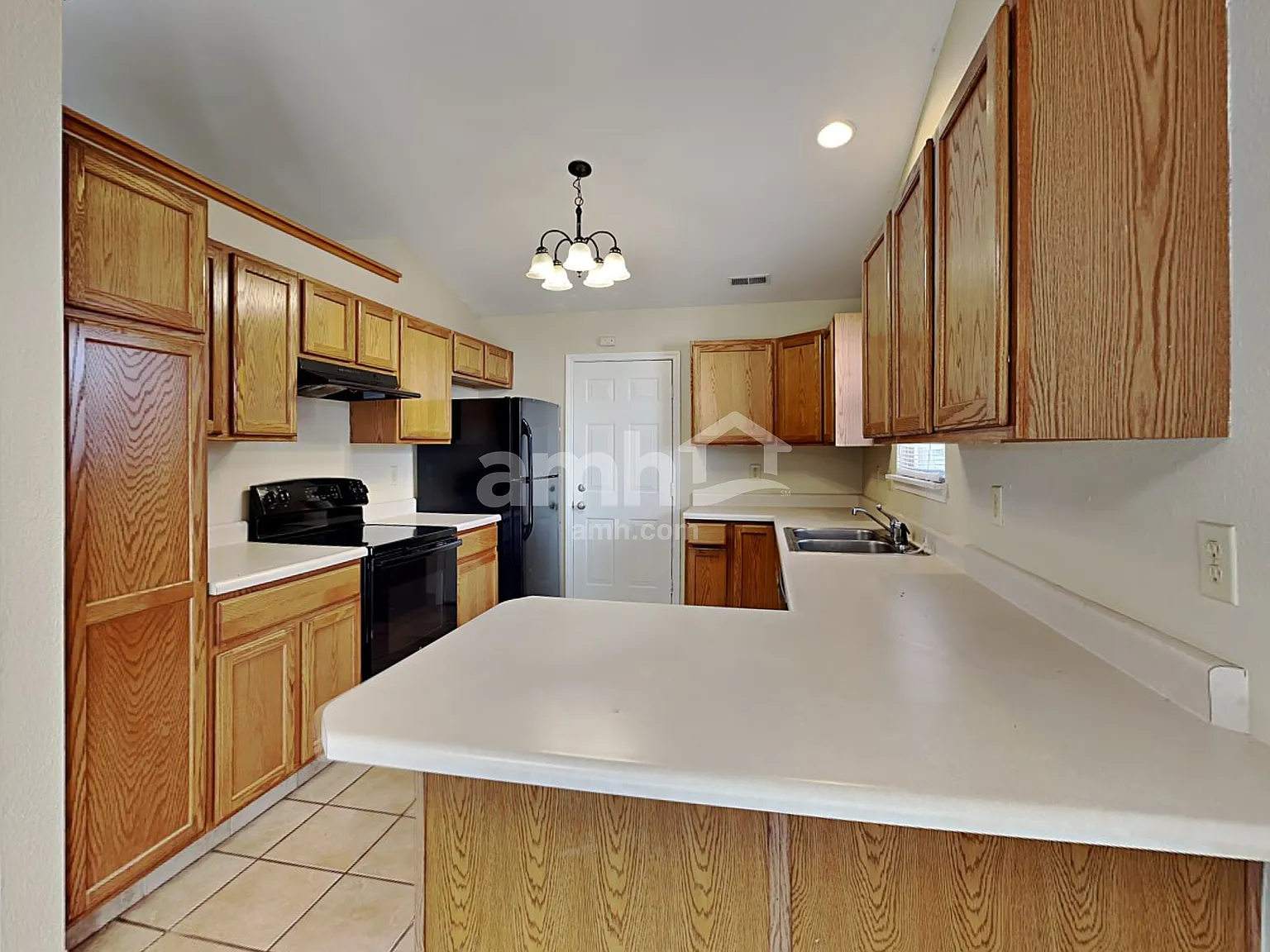 3 bed, 2.0 bath, 1634 sqft, $2,000 — Photo 4