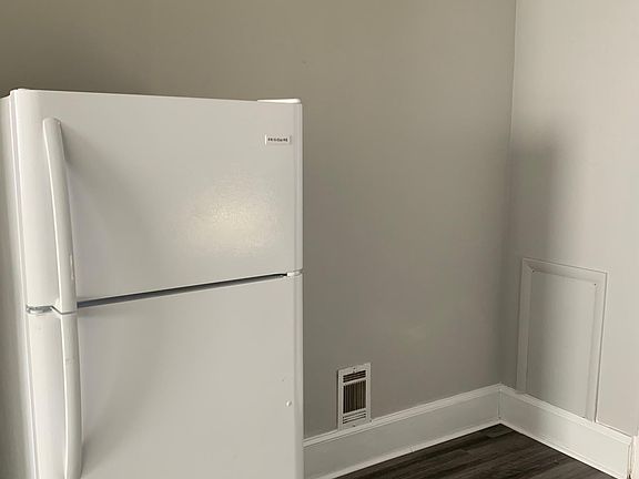 5th image of 527 Dickinson St #1A