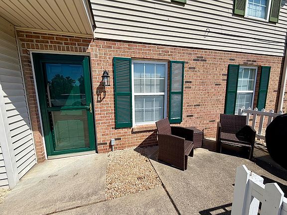 3rd image of 101 Hardwood Ridge Dr