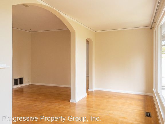 5th image of 486 Redwood Ave #A
