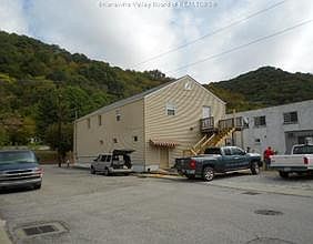2nd image of 802 E Dupont Ave