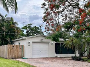 810 NW 8th Ave, Dania, FL 33004